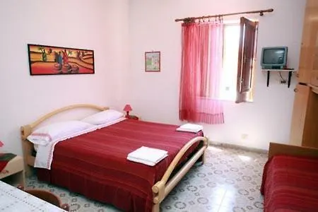 فندق مبيت وإفطار Alba Chiara ليباري